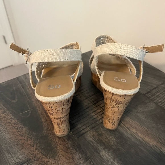 SO TAFFY WOMEN'S NATURAL WEDGE SANDALS SIZE 8.5 - Picture 2 of 4